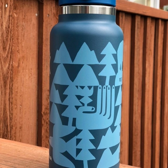 REI Limited Edition Hydro Flask 32 oz Bottle in Stargazer Teal NWT - Picture 3 of 5